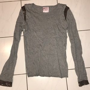 BEAUTIFUL comfy winter shirt.